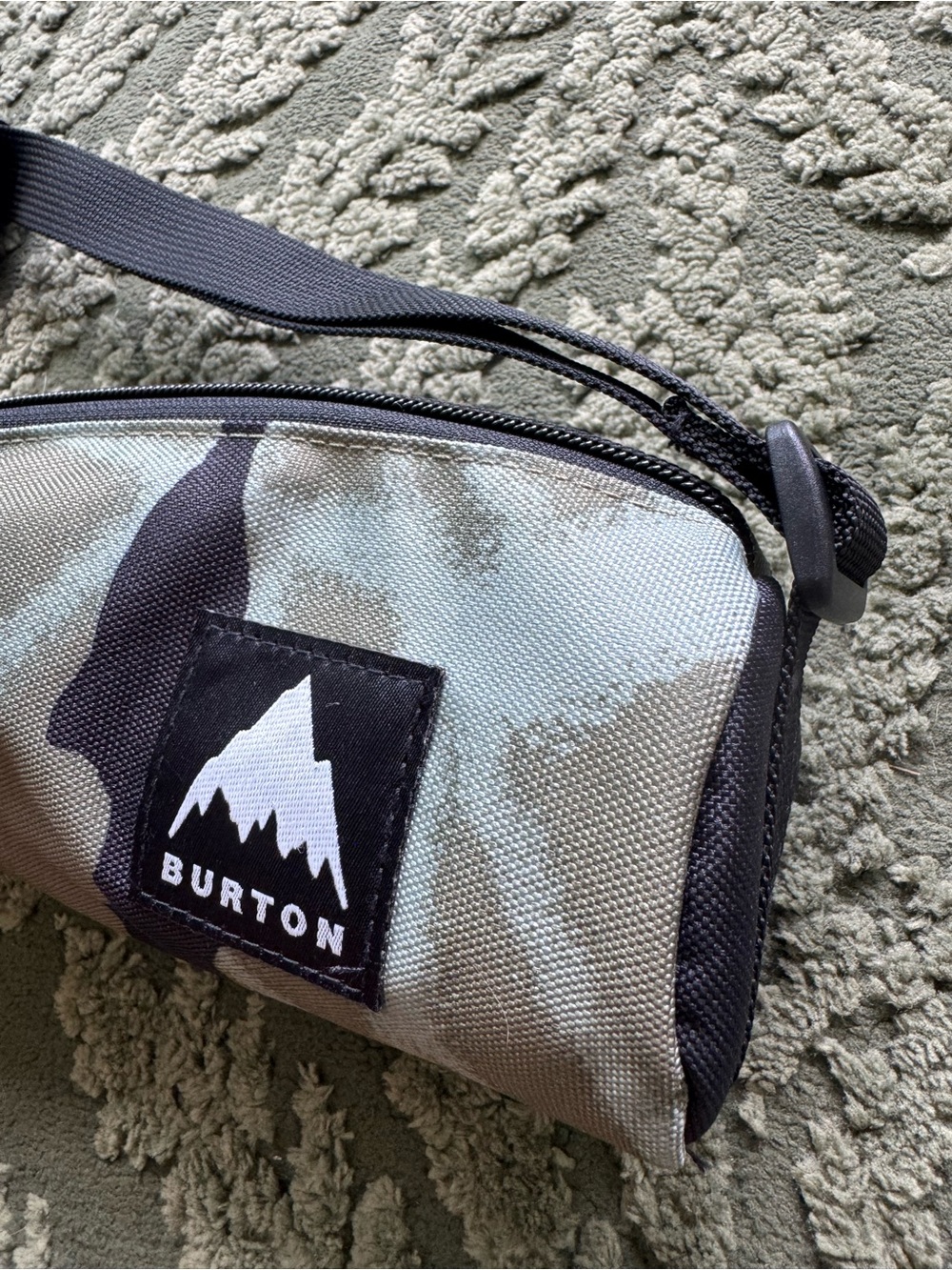 NWT Burton Beeracuda in Graffiti Camo - Picture 5 of 9